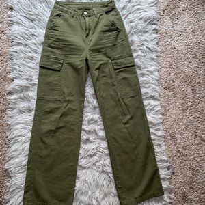 Wide leg cargo pants
